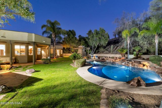 10500 N Starsearcher Place, Oro Valley, AZ 85737