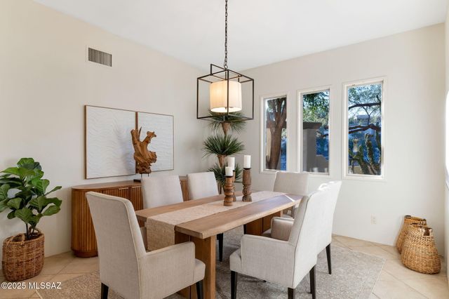 10500 N Starsearcher Place, Oro Valley, AZ 85737