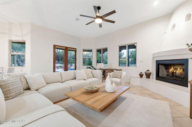 10500 N Starsearcher Place, Oro Valley, AZ 85737