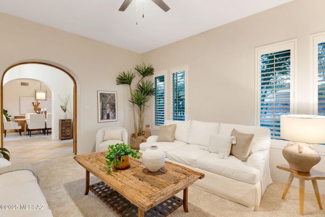 10500 N Starsearcher Place, Oro Valley, AZ 85737