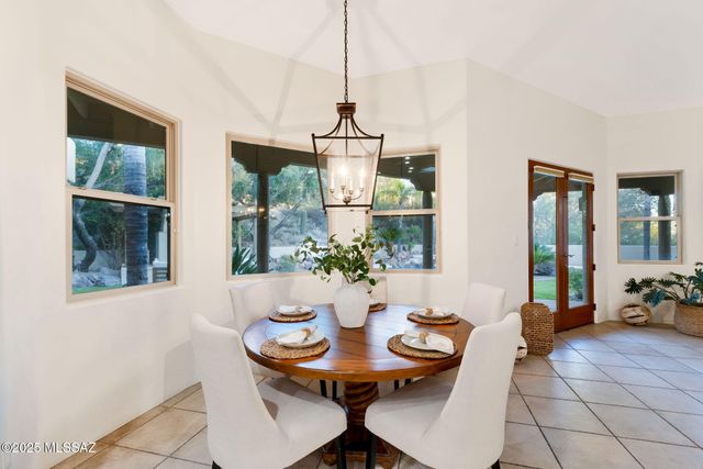 10500 N Starsearcher Place, Oro Valley, AZ 85737