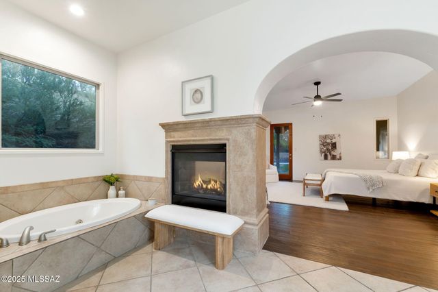 10500 N Starsearcher Place, Oro Valley, AZ 85737