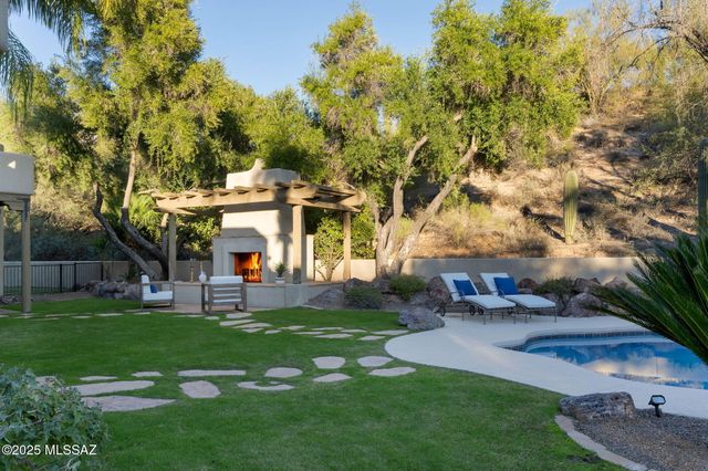 10500 N Starsearcher Place, Oro Valley, AZ 85737