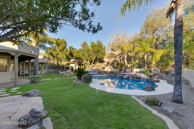 10500 N Starsearcher Place, Oro Valley, AZ 85737