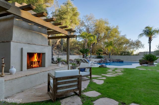 10500 N Starsearcher Place, Oro Valley, AZ 85737