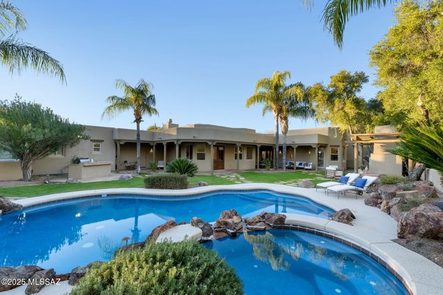 10500 N Starsearcher Place, Oro Valley, AZ 85737