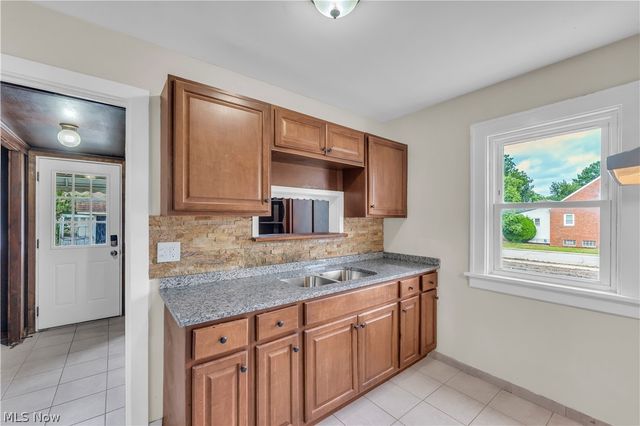 19330 Monterey Avenue, Euclid, OH 44119