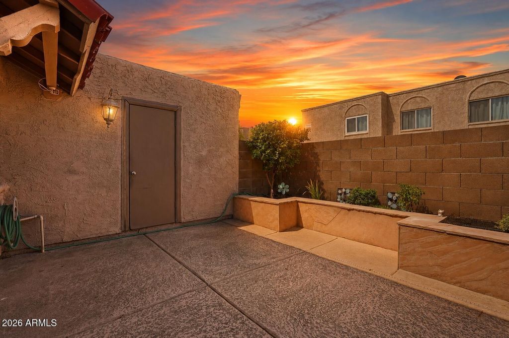 600 S DOBSON Road 6, Mesa, AZ 85202 — photo 2