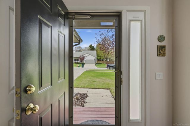 1048 Yale Drive, Oxford, MI 48371