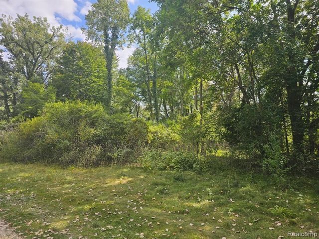 000 Edgelake Drive, Lakeland, MI 48139