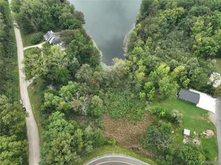 000 Edgelake Drive, Lakeland, MI 48139