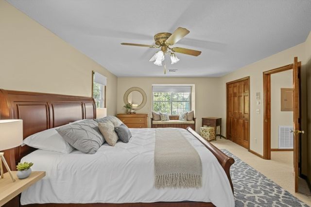 19 Keller Ave, Swansea, MA 02777