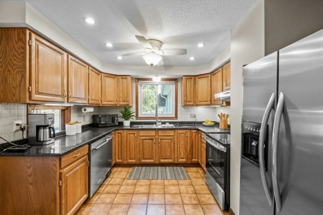 19 Keller Ave, Swansea, MA 02777