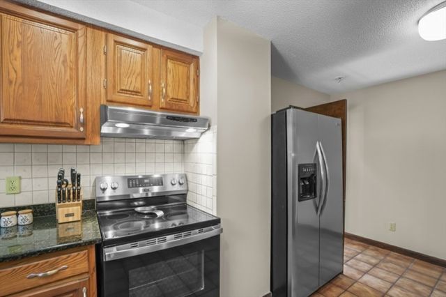 19 Keller Ave, Swansea, MA 02777