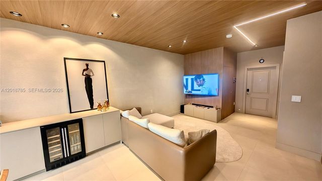 20865 NE 7th Court, Miami, FL 33179