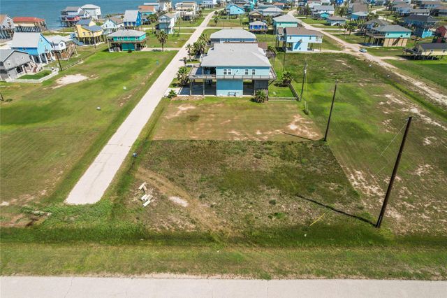 3 Balboa Boulevard, Freeport, TX 77541