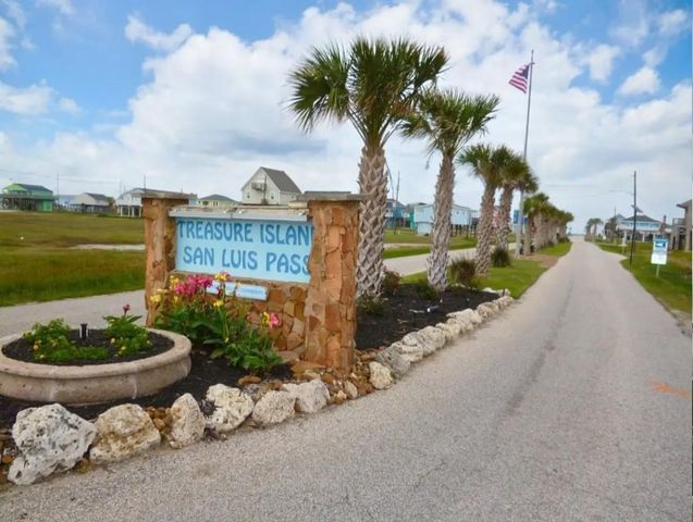 3 Balboa Boulevard, Freeport, TX 77541