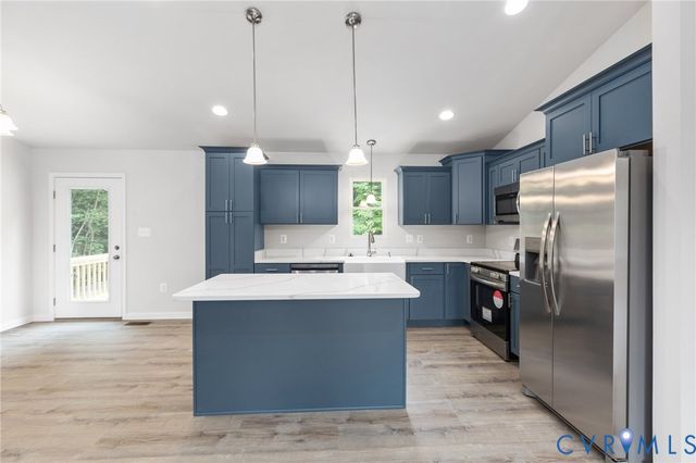 226 Sea Cliff Dr, Ruther Glen, VA 22546