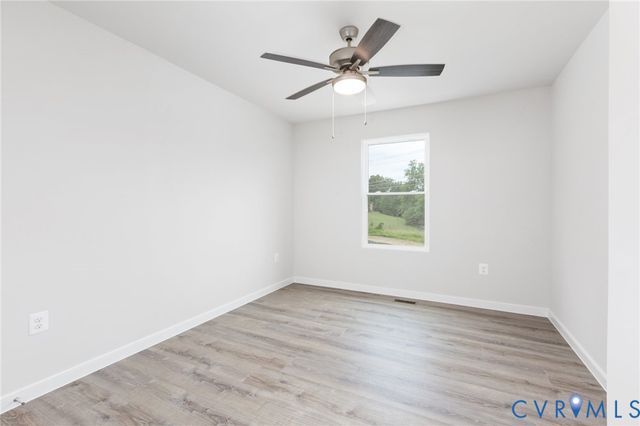 226 Sea Cliff Dr, Ruther Glen, VA 22546