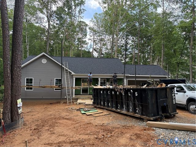 226 Sea Cliff Dr, Ruther Glen, VA 22546