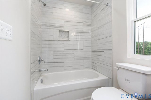 226 Sea Cliff Dr, Ruther Glen, VA 22546