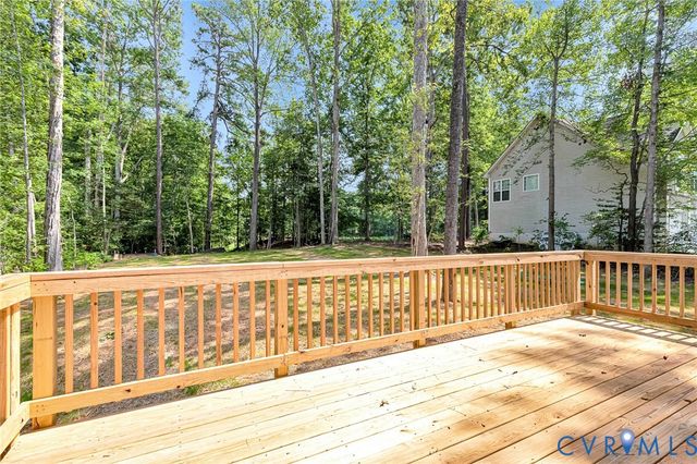 226 Sea Cliff Dr, Ruther Glen, VA 22546