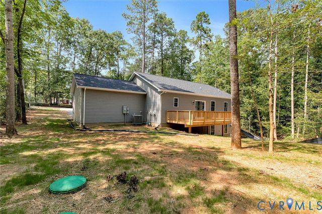 226 Sea Cliff Dr, Ruther Glen, VA 22546