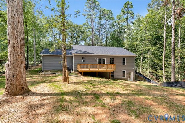 226 Sea Cliff Dr, Ruther Glen, VA 22546