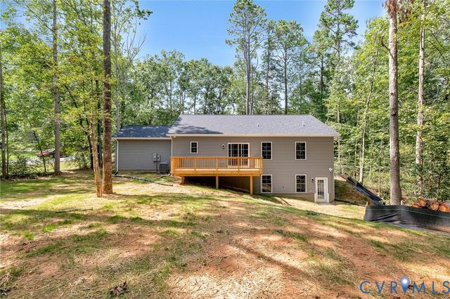 226 Sea Cliff Dr, Ruther Glen, VA 22546