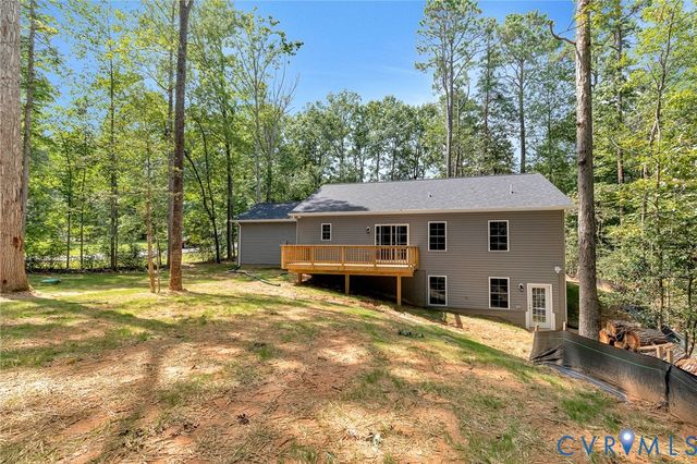 226 Sea Cliff Dr, Ruther Glen, VA 22546