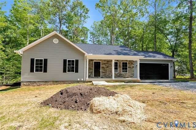 226 Sea Cliff Dr, Ruther Glen, VA 22546