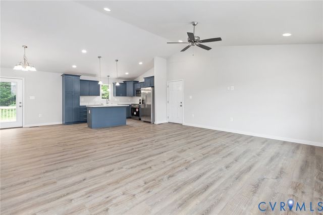 226 Sea Cliff Dr, Ruther Glen, VA 22546