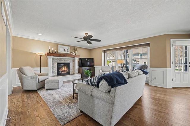 16122 W 80th Street, Lenexa, KS 66219