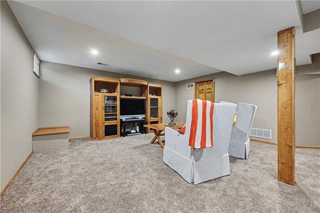 16122 W 80th Street, Lenexa, KS 66219