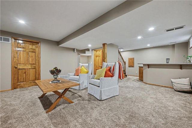 16122 W 80th Street, Lenexa, KS 66219