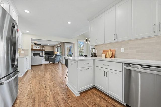 16122 W 80th Street, Lenexa, KS 66219