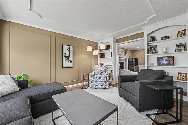 16122 W 80th Street, Lenexa, KS 66219