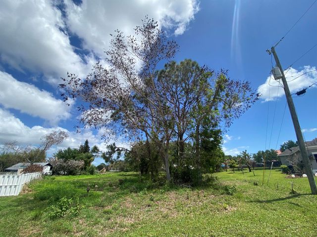 5859 NW Dunmore Avenue, Port St. Lucie, FL 34986