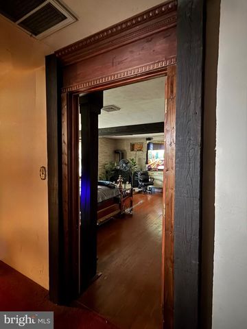 7 W ALMOND ST, Vineland, NJ 08360