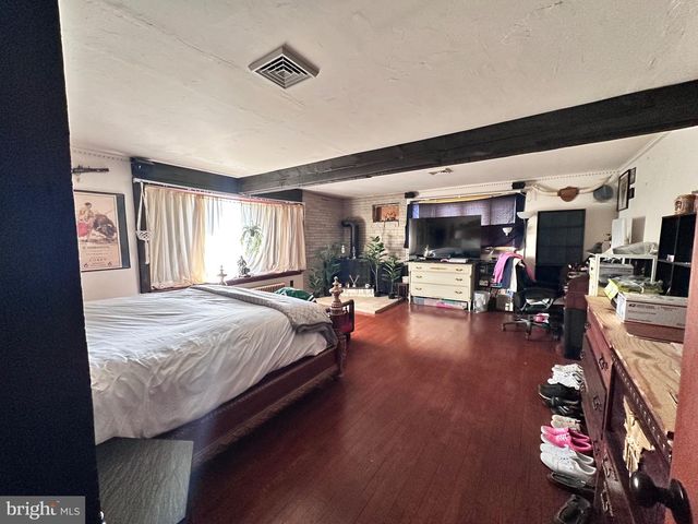 7 W ALMOND ST, Vineland, NJ 08360