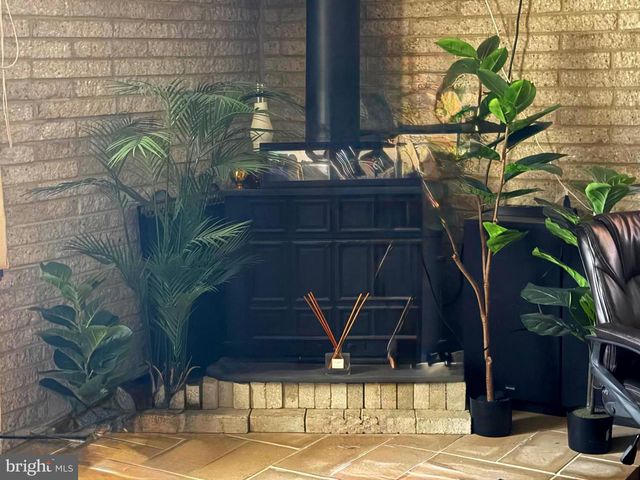 7 W ALMOND ST, Vineland, NJ 08360