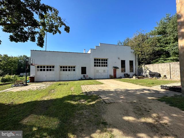 7 W ALMOND ST, Vineland, NJ 08360