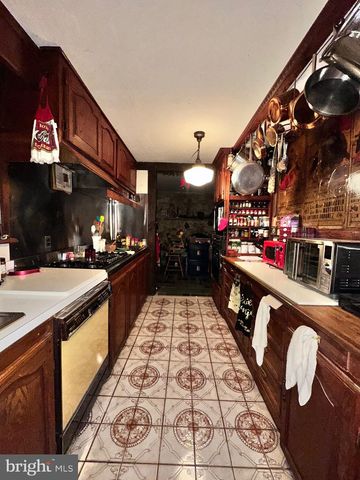 7 W ALMOND ST, Vineland, NJ 08360