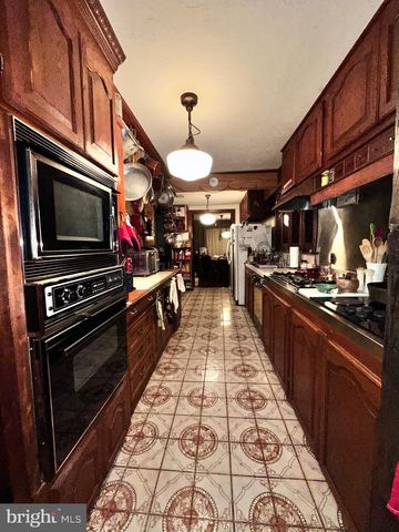 7 W ALMOND ST, Vineland, NJ 08360