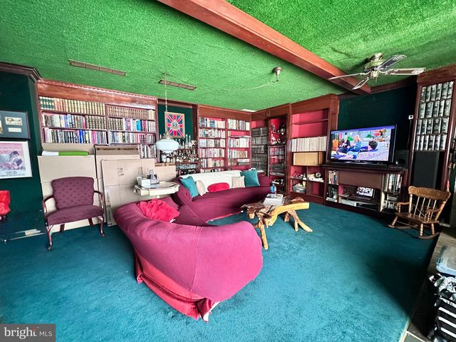 7 W ALMOND ST, Vineland, NJ 08360