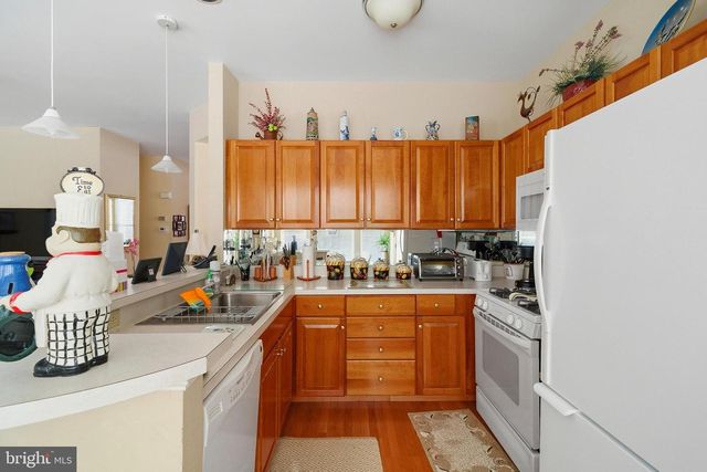 76 MIRAGE BLVD, Barnegat, NJ 08005