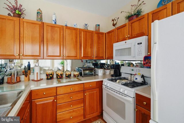 76 MIRAGE BLVD, Barnegat, NJ 08005