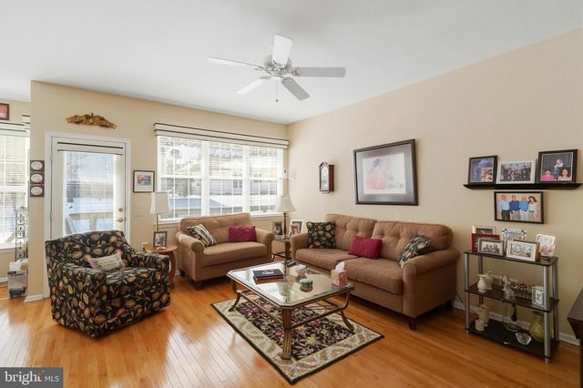 76 MIRAGE BLVD, Barnegat, NJ 08005