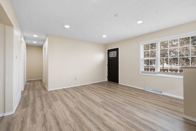 2616 VALLEY STREET, Minot, ND 58701