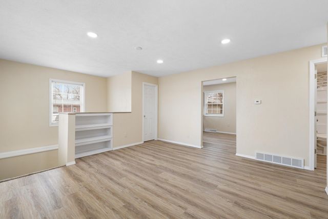 2616 VALLEY STREET, Minot, ND 58701